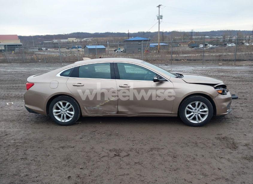 Photo 13 of 2018 Chevrolet Malibu LT (VIN 1G1ZD5ST6JF125964)