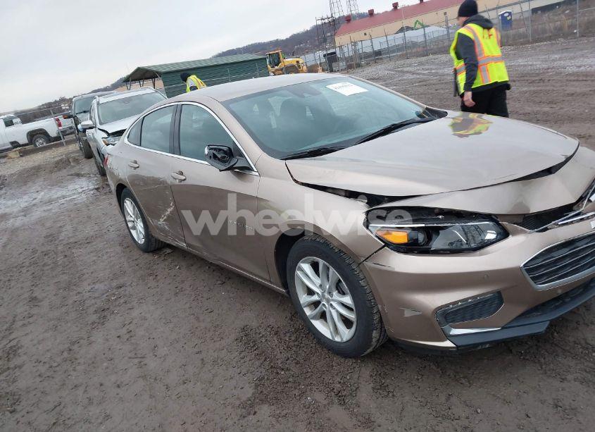 Photo 6 of 2018 Chevrolet Malibu LT (VIN 1G1ZD5ST6JF125964)