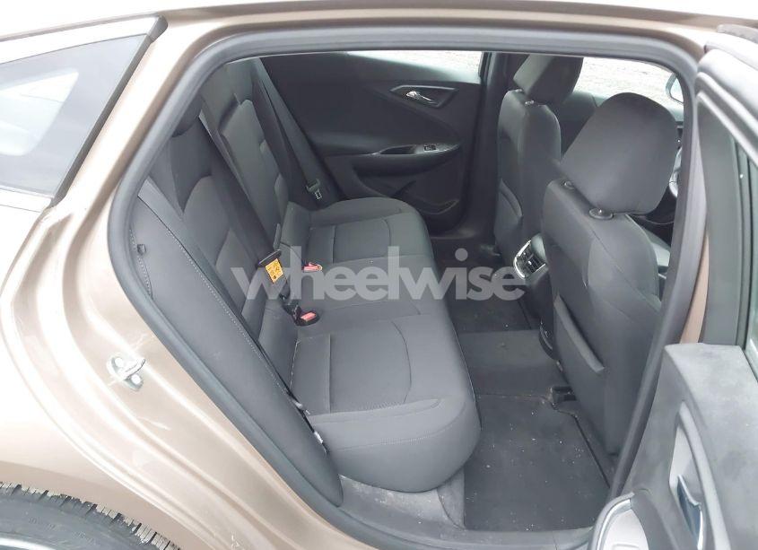 Photo 8 of 2018 Chevrolet Malibu LT (VIN 1G1ZD5ST6JF125964)