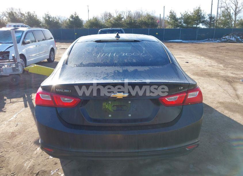 Photo 16 of 2018 Chevrolet Malibu LT (VIN 1G1ZD5ST6JF128332)