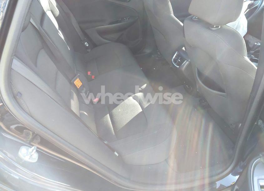 Photo 8 of 2018 Chevrolet Malibu LT (VIN 1G1ZD5ST6JF128332)