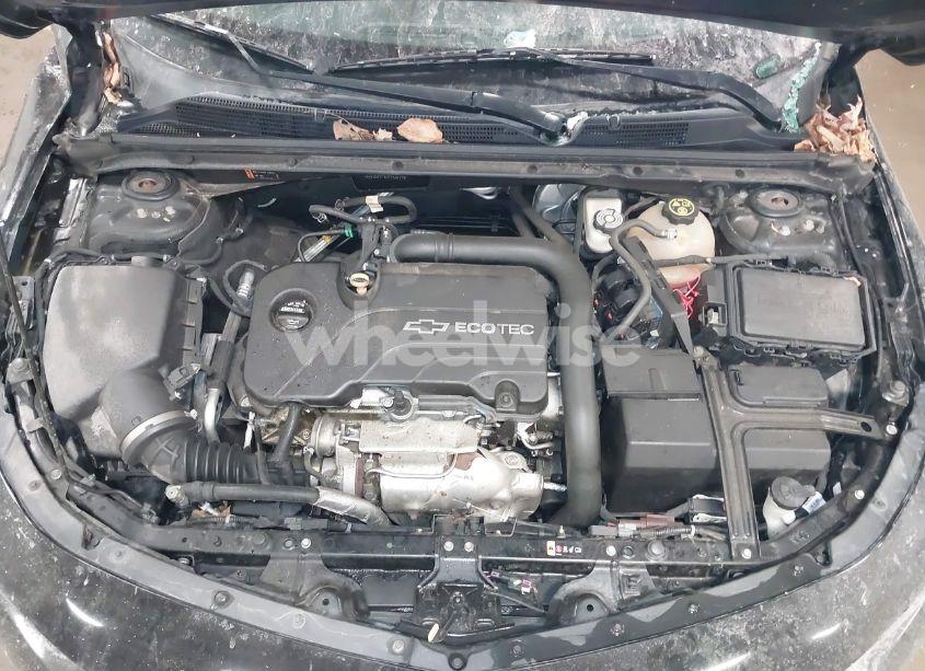 Photo 10 of 2018 Chevrolet Malibu LT (VIN 1G1ZD5ST6JF130517)