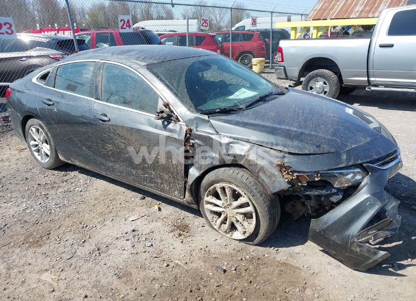 2018 Chevrolet Malibu LT (VIN 1G1ZD5ST6JF133904) main photo