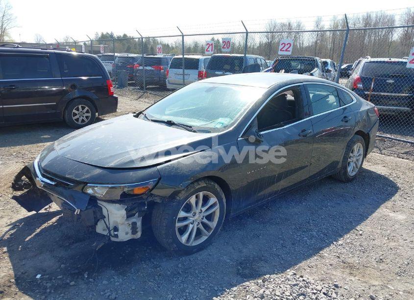 Photo 2 of 2018 Chevrolet Malibu LT (VIN 1G1ZD5ST6JF133904)