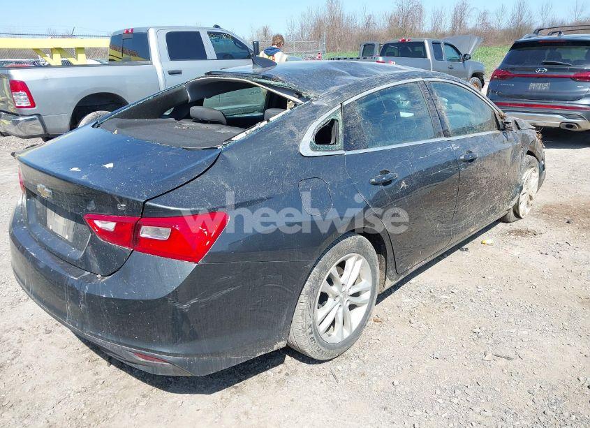 Photo 4 of 2018 Chevrolet Malibu LT (VIN 1G1ZD5ST6JF133904)