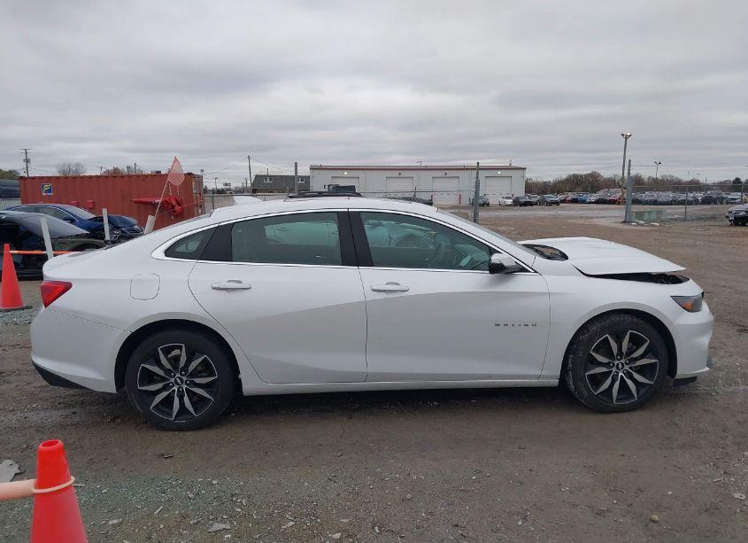 Photo 13 of 2018 Chevrolet Malibu LT (VIN 1G1ZD5ST6JF137001)