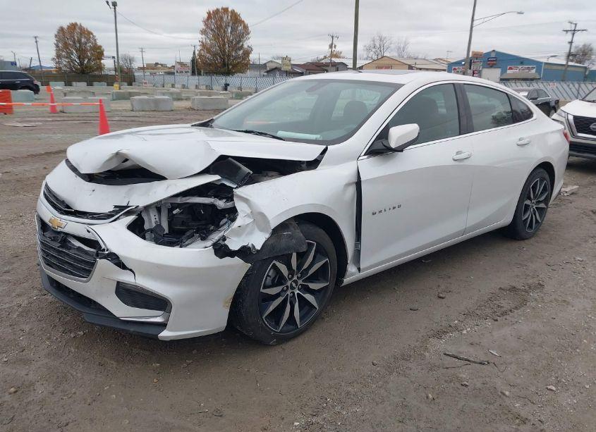 Photo 2 of 2018 Chevrolet Malibu LT (VIN 1G1ZD5ST6JF137001)