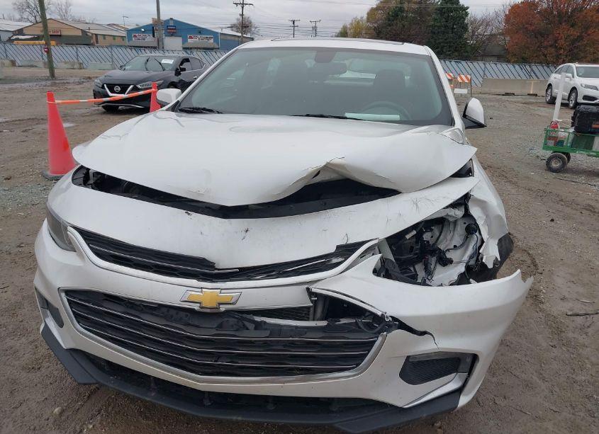 Photo 6 of 2018 Chevrolet Malibu LT (VIN 1G1ZD5ST6JF137001)