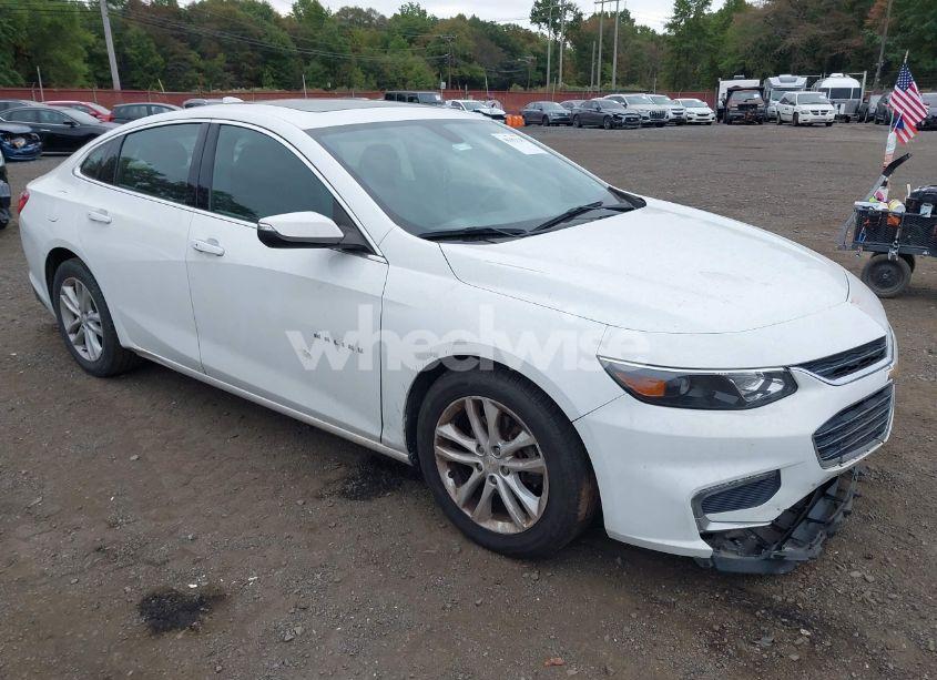 2018 Chevrolet Malibu LT (VIN 1G1ZD5ST6JF137094) main photo