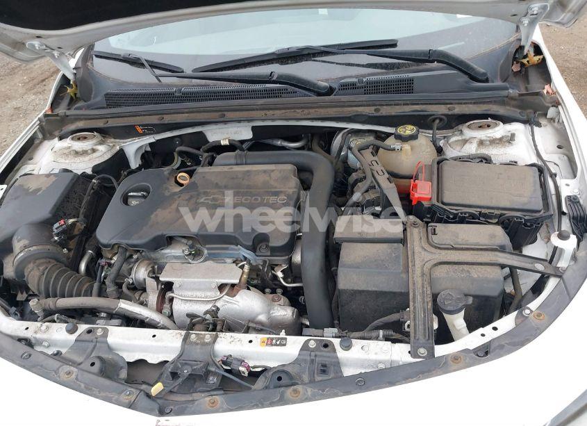 Photo 10 of 2018 Chevrolet Malibu LT (VIN 1G1ZD5ST6JF137094)