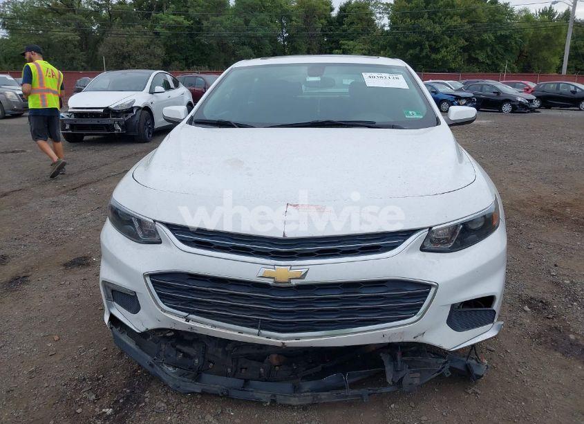 Photo 12 of 2018 Chevrolet Malibu LT (VIN 1G1ZD5ST6JF137094)