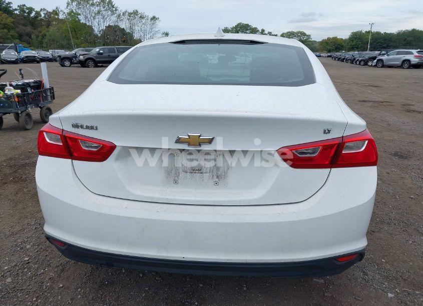 Photo 16 of 2018 Chevrolet Malibu LT (VIN 1G1ZD5ST6JF137094)