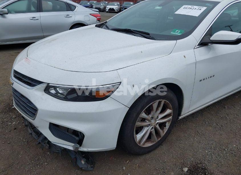 Photo 17 of 2018 Chevrolet Malibu LT (VIN 1G1ZD5ST6JF137094)