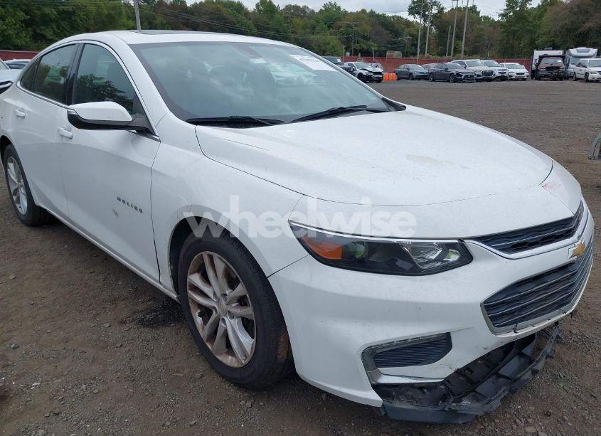 Photo 18 of 2018 Chevrolet Malibu LT (VIN 1G1ZD5ST6JF137094)