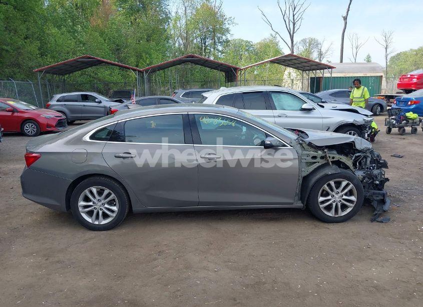 Photo 14 of 2018 Chevrolet Malibu LT (VIN 1G1ZD5ST6JF140240)