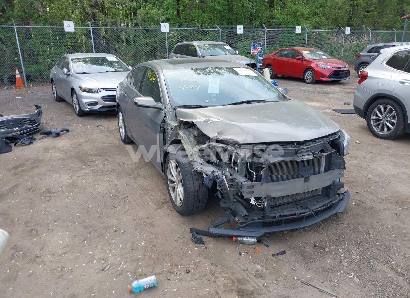 Photo 6 of 2018 Chevrolet Malibu LT (VIN 1G1ZD5ST6JF140240)