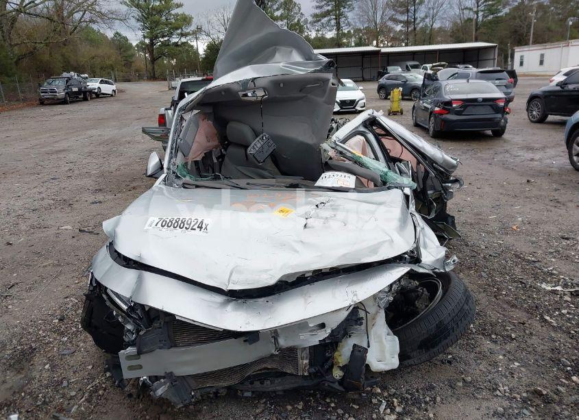 Photo 12 of 2018 Chevrolet Malibu LT (VIN 1G1ZD5ST6JF150136)