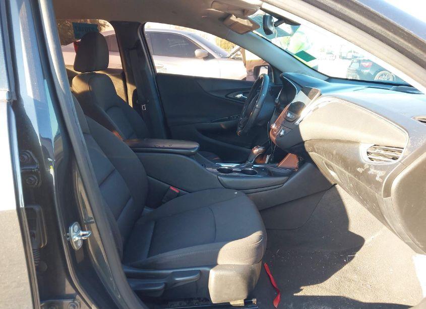 Photo 5 of 2018 Chevrolet Malibu LT (VIN 1G1ZD5ST6JF152419)