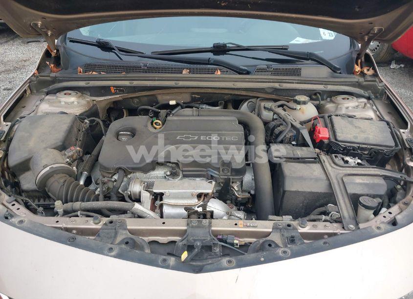 Photo 10 of 2018 Chevrolet Malibu LT (VIN 1G1ZD5ST6JF157488)