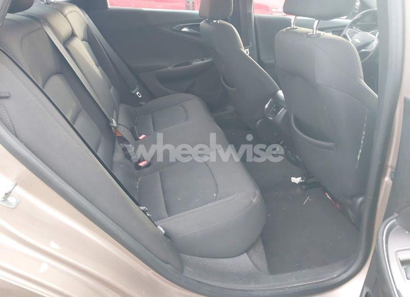 Photo 8 of 2018 Chevrolet Malibu LT (VIN 1G1ZD5ST6JF157488)