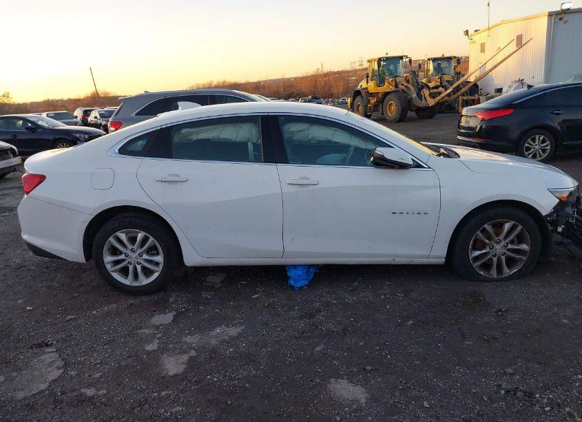 Photo 13 of 2018 Chevrolet Malibu LT (VIN 1G1ZD5ST6JF159435)