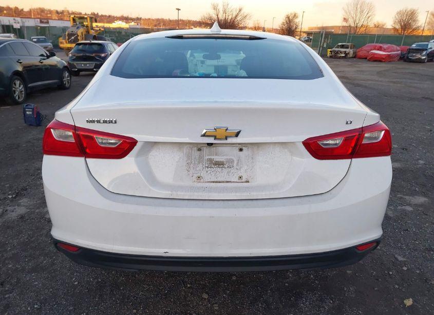 Photo 16 of 2018 Chevrolet Malibu LT (VIN 1G1ZD5ST6JF159435)