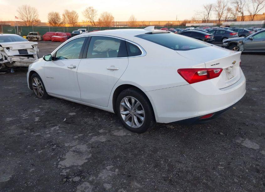 Photo 3 of 2018 Chevrolet Malibu LT (VIN 1G1ZD5ST6JF159435)
