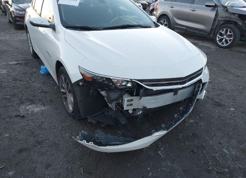 Photo 6 of 2018 Chevrolet Malibu LT (VIN 1G1ZD5ST6JF159435)