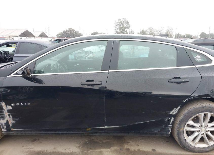 Photo 14 of 2018 Chevrolet Malibu LT (VIN 1G1ZD5ST6JF175229)