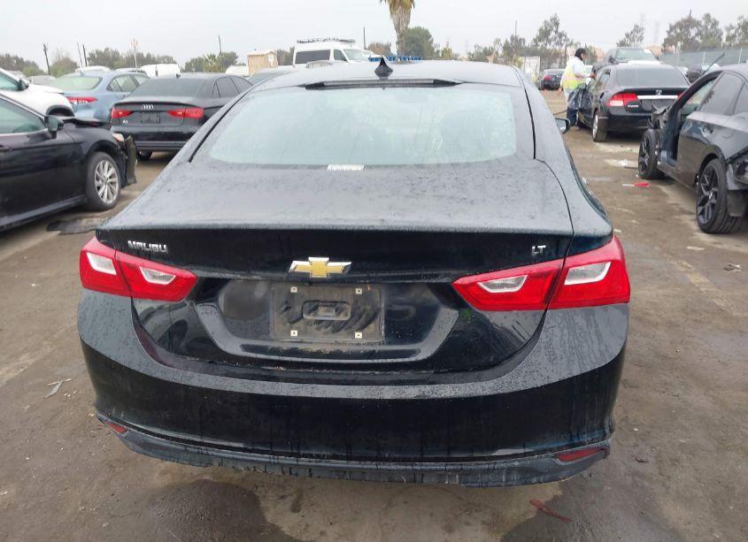 Photo 16 of 2018 Chevrolet Malibu LT (VIN 1G1ZD5ST6JF175229)