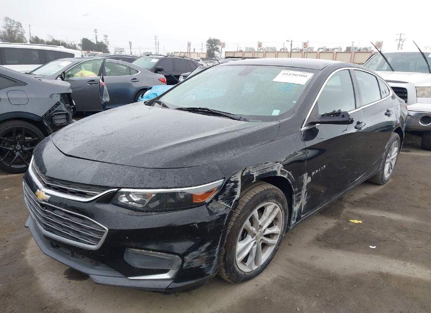 Photo 2 of 2018 Chevrolet Malibu LT (VIN 1G1ZD5ST6JF175229)