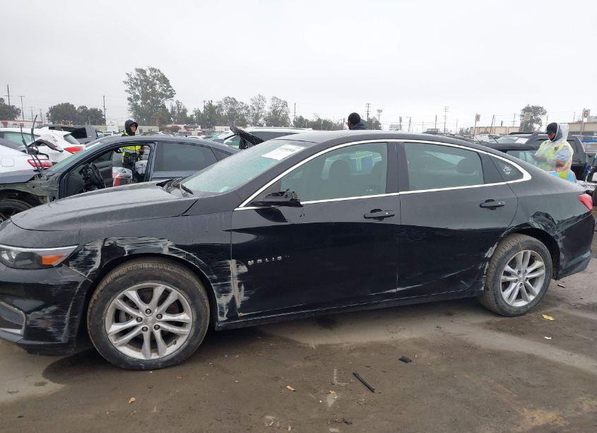 Photo 6 of 2018 Chevrolet Malibu LT (VIN 1G1ZD5ST6JF175229)