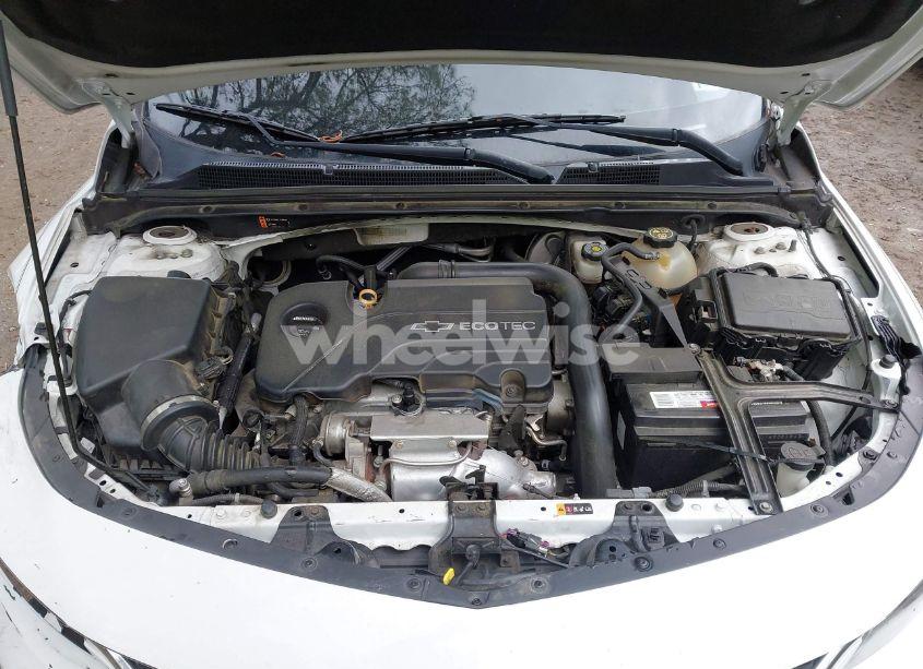 Photo 10 of 2018 Chevrolet Malibu LT (VIN 1G1ZD5ST6JF175618)