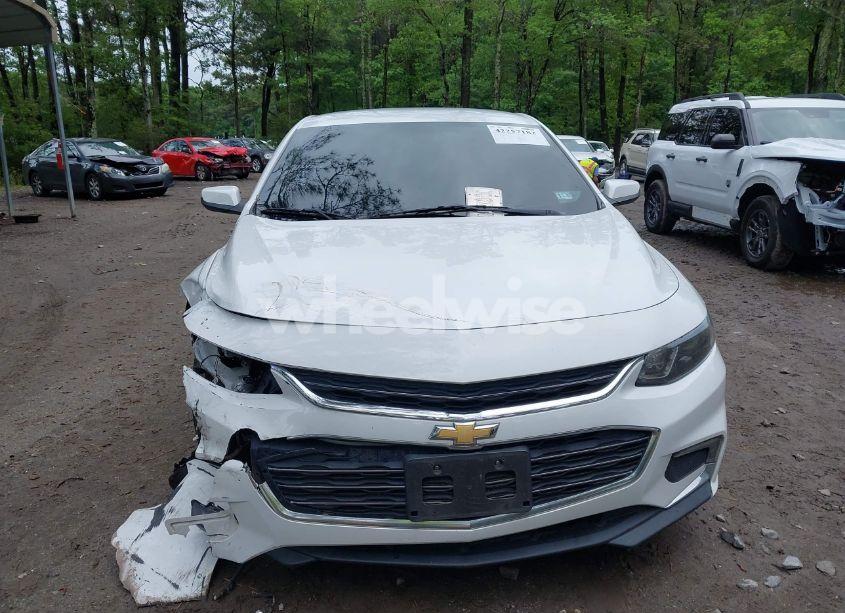 Photo 12 of 2018 Chevrolet Malibu LT (VIN 1G1ZD5ST6JF175618)