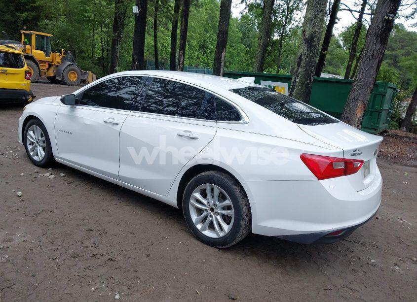 Photo 3 of 2018 Chevrolet Malibu LT (VIN 1G1ZD5ST6JF175618)