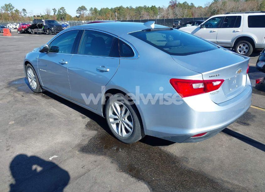 Photo 3 of 2018 Chevrolet Malibu LT (VIN 1G1ZD5ST6JF177532)