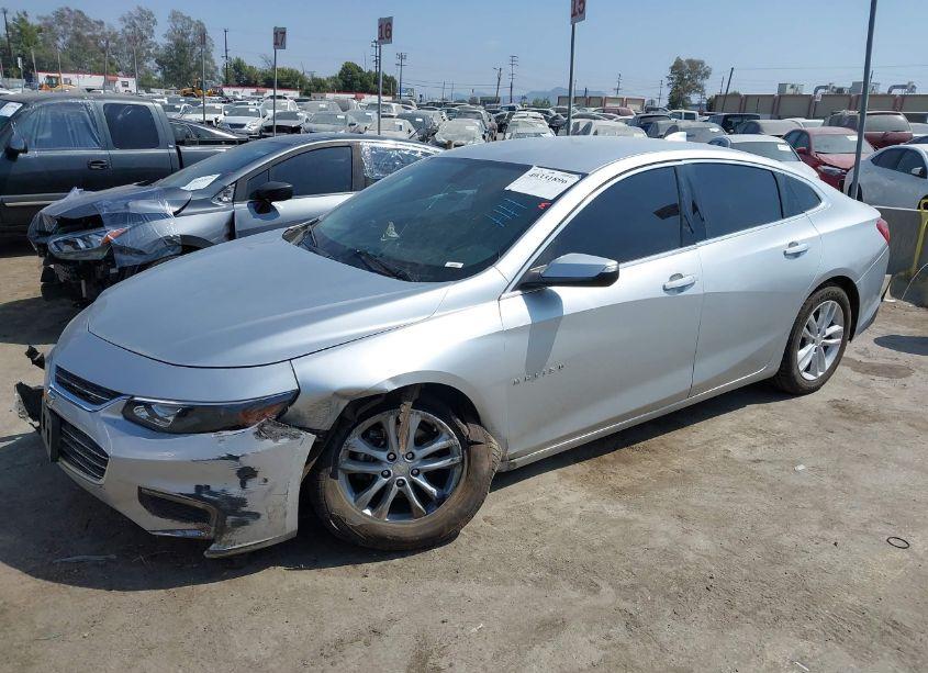 Photo 2 of 2018 Chevrolet Malibu LT (VIN 1G1ZD5ST6JF178387)