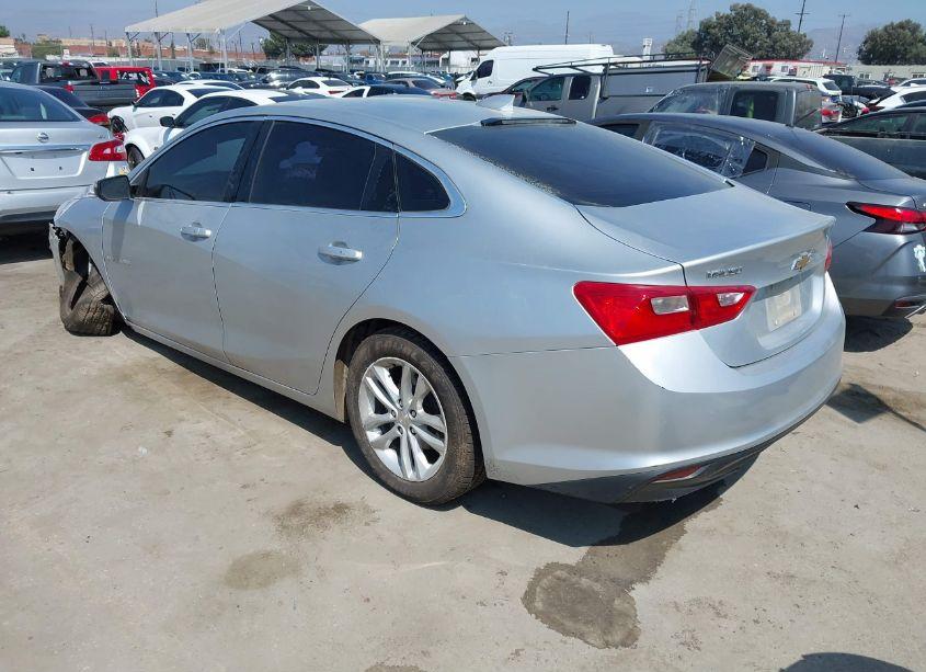 Photo 3 of 2018 Chevrolet Malibu LT (VIN 1G1ZD5ST6JF178387)