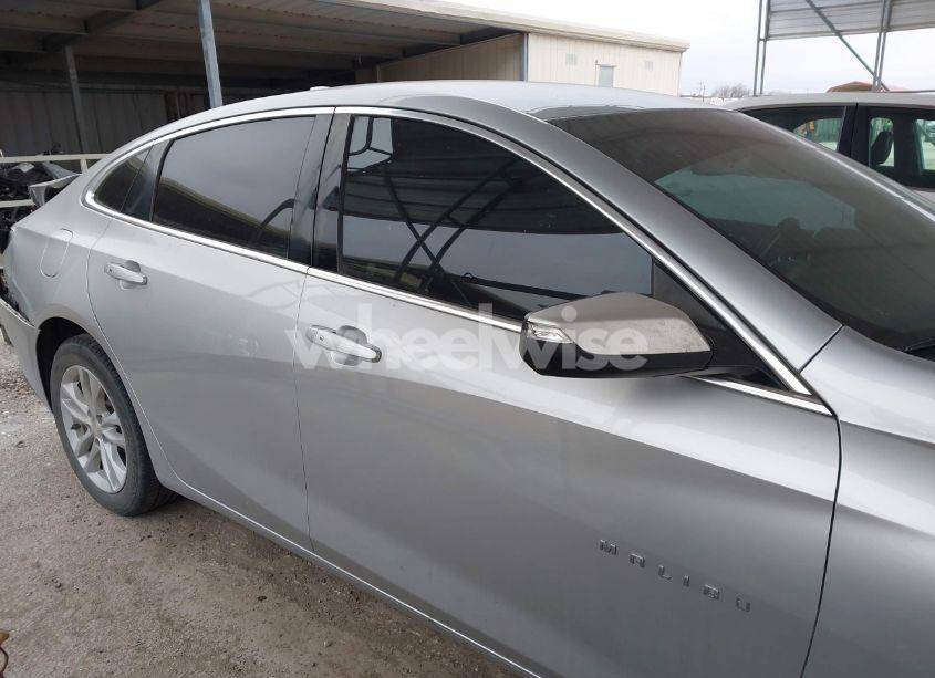 Photo 13 of 2018 Chevrolet Malibu LT (VIN 1G1ZD5ST6JF179474)