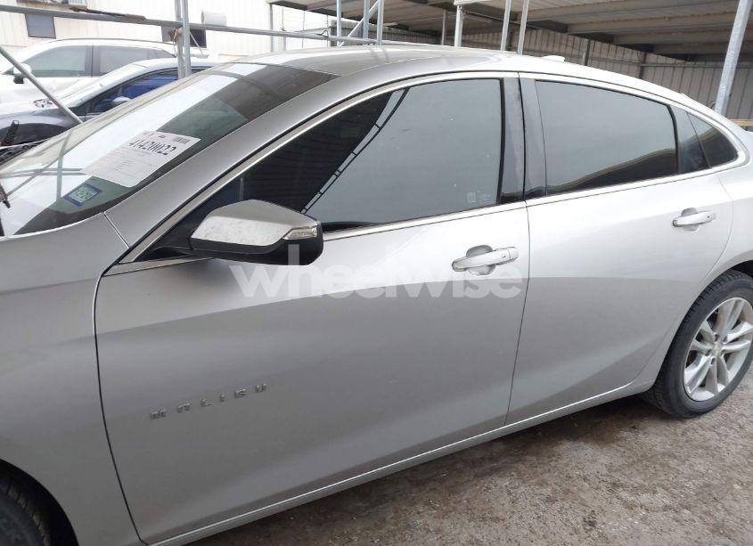 Photo 14 of 2018 Chevrolet Malibu LT (VIN 1G1ZD5ST6JF179474)