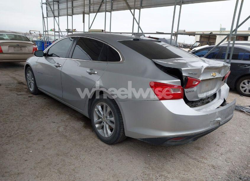 Photo 3 of 2018 Chevrolet Malibu LT (VIN 1G1ZD5ST6JF179474)