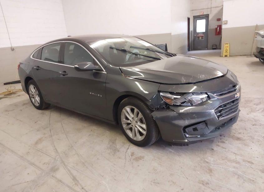 2018 Chevrolet Malibu LT (VIN 1G1ZD5ST6JF185839) main photo