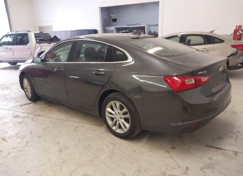 Photo 3 of 2018 Chevrolet Malibu LT (VIN 1G1ZD5ST6JF185839)