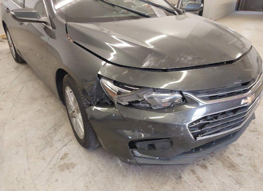 Photo 6 of 2018 Chevrolet Malibu LT (VIN 1G1ZD5ST6JF185839)