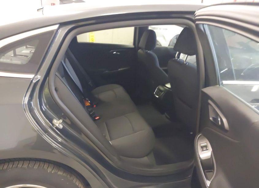 Photo 8 of 2018 Chevrolet Malibu LT (VIN 1G1ZD5ST6JF185839)