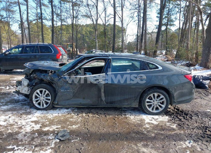 Photo 14 of 2018 Chevrolet Malibu LT (VIN 1G1ZD5ST6JF206222)