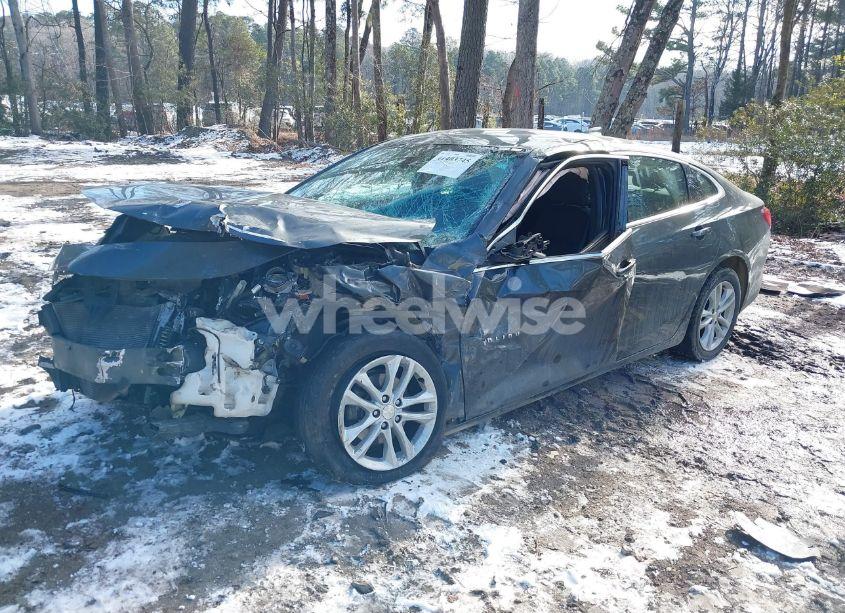 Photo 2 of 2018 Chevrolet Malibu LT (VIN 1G1ZD5ST6JF206222)