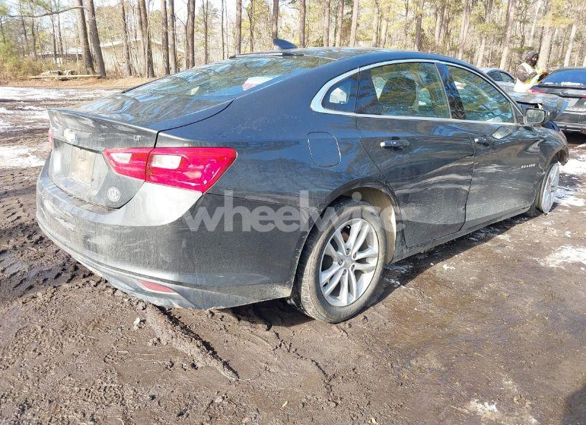 Photo 4 of 2018 Chevrolet Malibu LT (VIN 1G1ZD5ST6JF206222)