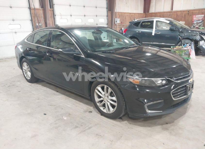 2018 Chevrolet Malibu LT (VIN 1G1ZD5ST6JF215485) main photo