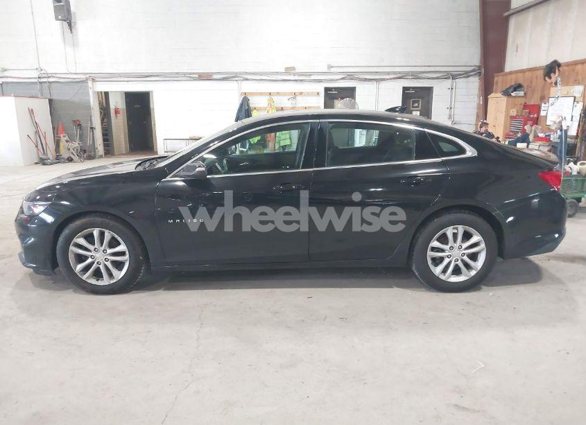 Photo 14 of 2018 Chevrolet Malibu LT (VIN 1G1ZD5ST6JF215485)